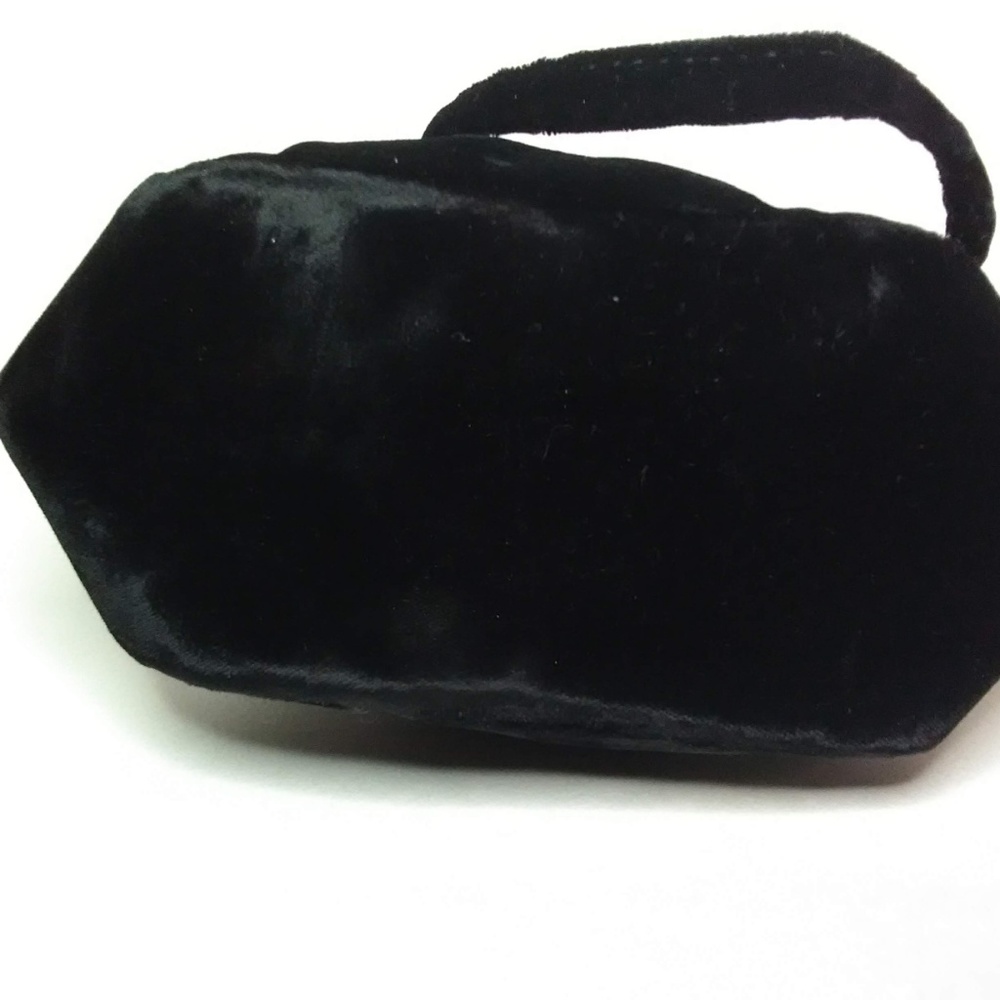 Late 1930's Authentic Vintage Black Velvet Purse - Picture 5 of 6